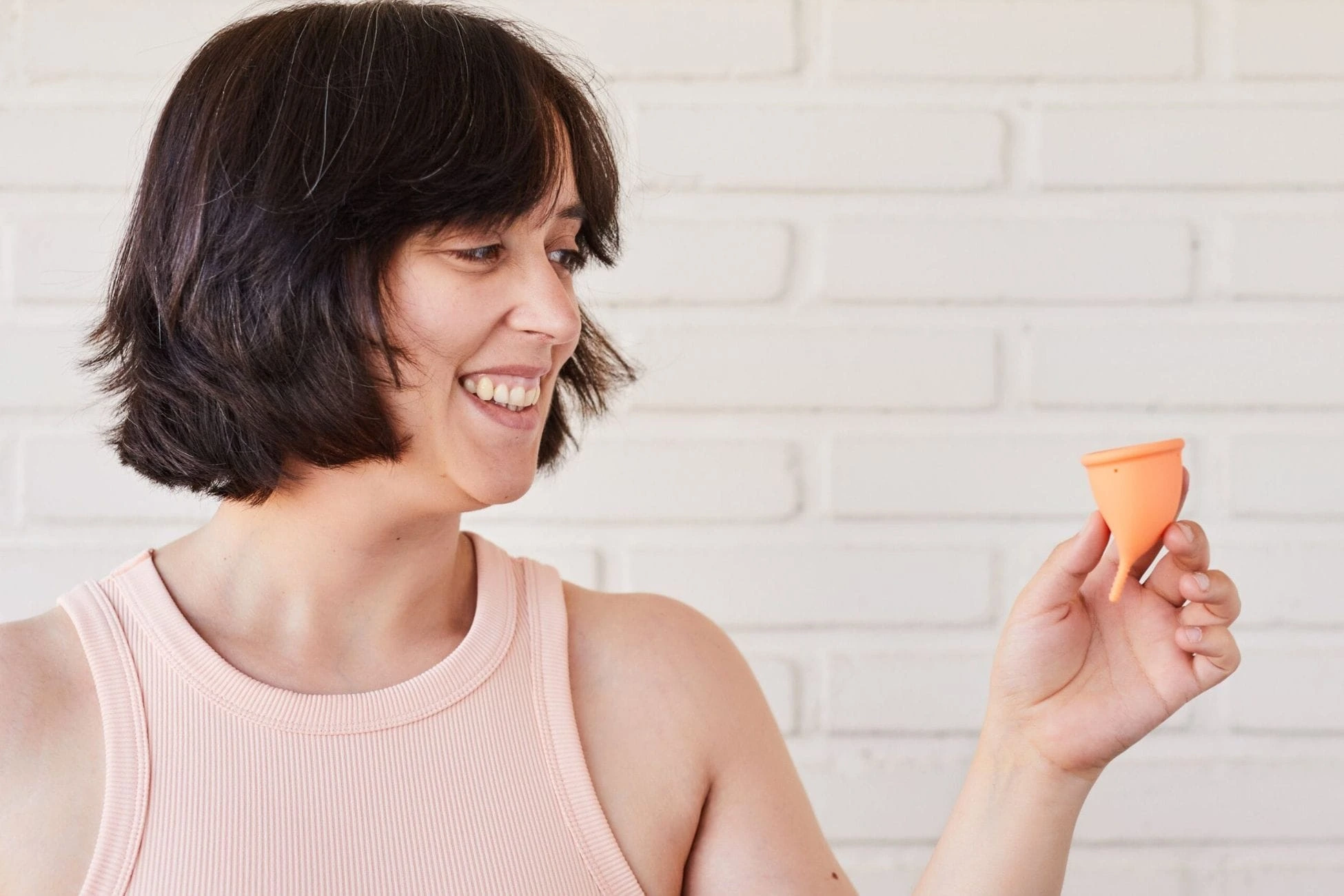 How to insert a menstrual cup?