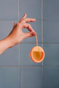 Komfort 2er Pack Menstruationsscheiben Größe S+L mit Sterilisator